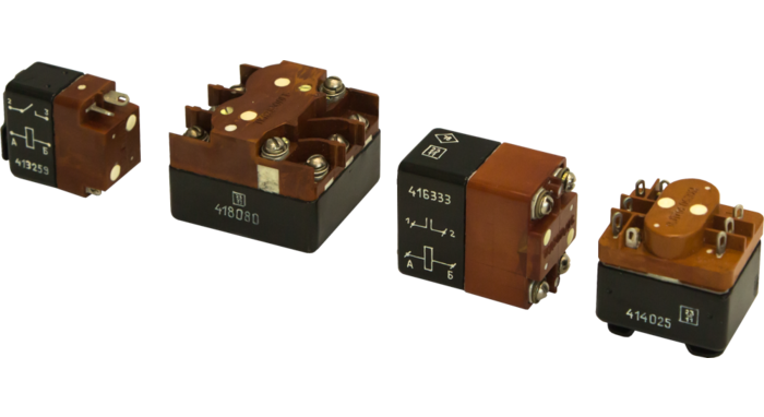 Sealed microminiature electromagnetic relays with normally open and changeover contacts for 1 and 2 circuits